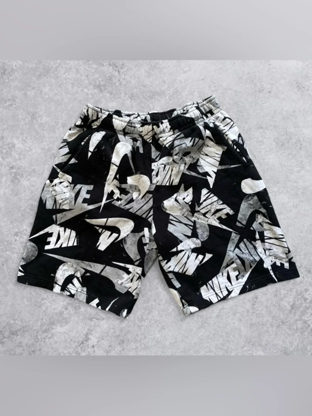 Nike Sportswear Printed Fleece Shorts Size Medium Mens - Picture 2 of 6